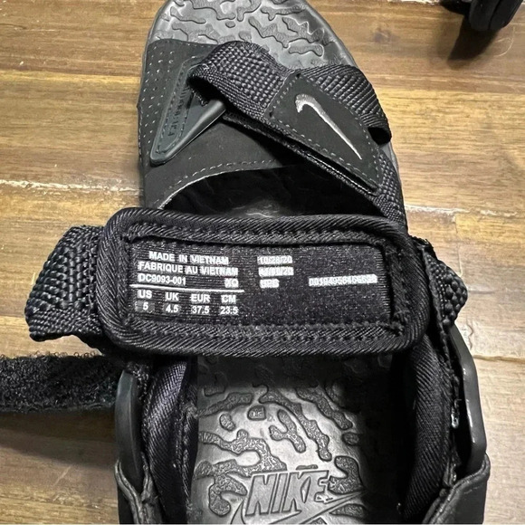 Nike ACG Air Deschutz+ Black Sandals - Picture 11 of 12